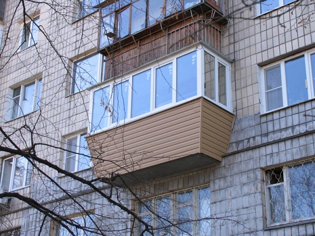 балкон выносом по подоконнику снаружи