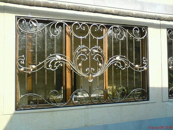 Литые решетки на балкон