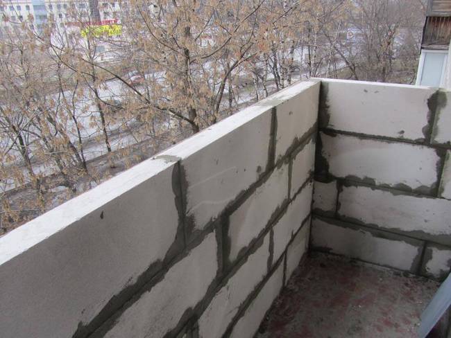 кладка из пеноблока для балкона