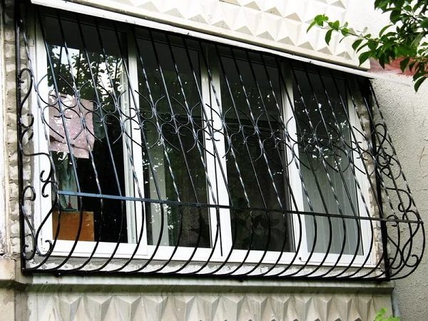 фото: решетки на балкон