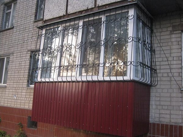 Стационарные решетки на балкон