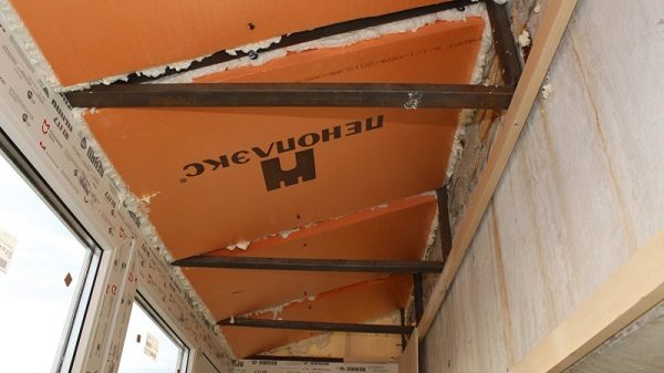 монтаж пеноплекса на крышу балкона