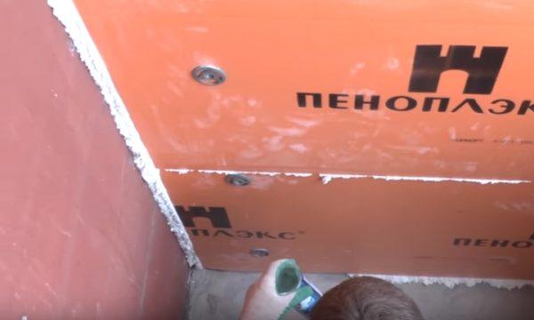 герметизация стыков монтажной пеной