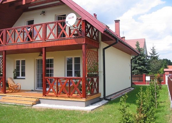 красивый балкон в частном доме