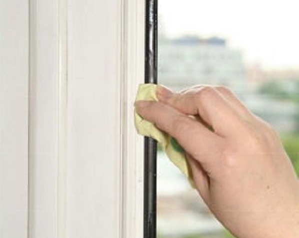 фото: уход за резинками пластикового окна