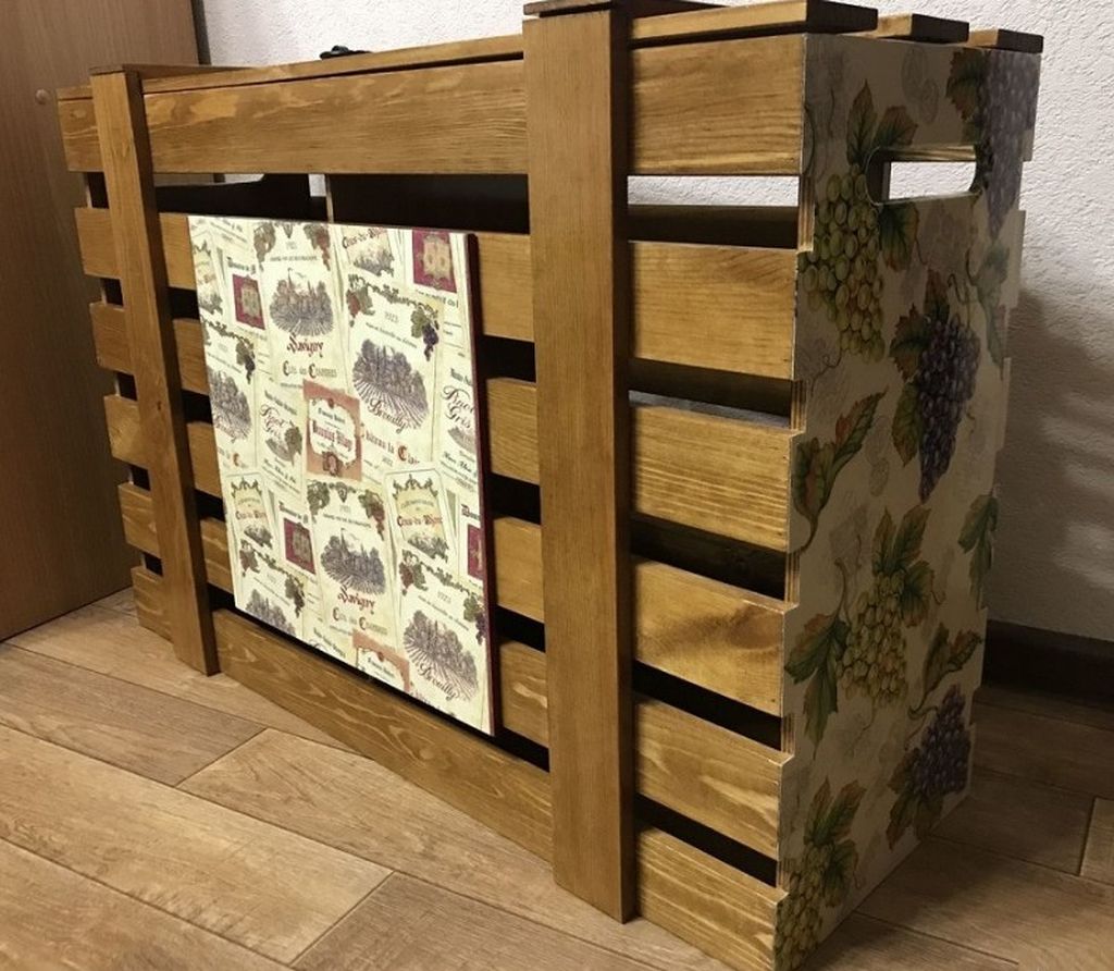 Интересный дизайн ящика для утепленного балкона можно создать с помощью техники декупаж